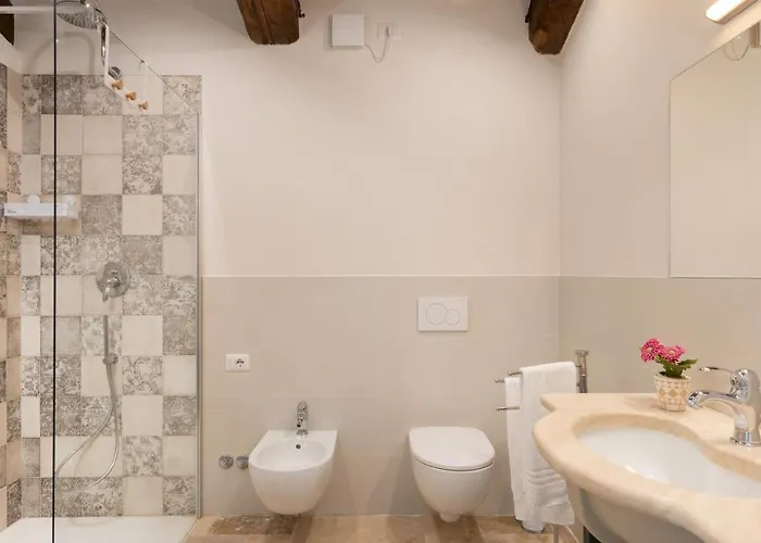 Villa Le Colombelline 12, Emma